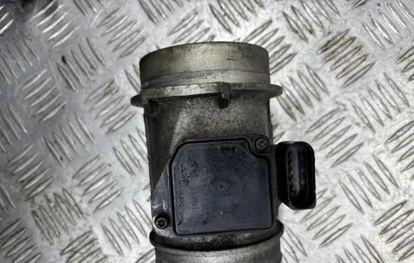 Audi A6 S6 C5 4B Mass air flow meter 059906461D AFH7025C