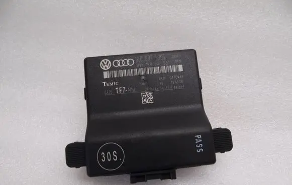 Audi A3 S3 A3 Sportback 8P Gateway control module 1K0907530G 1K0907951