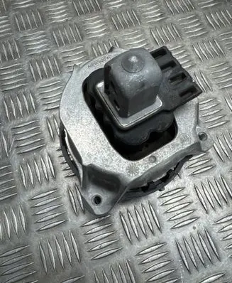 BMW XM Engine mount bracket 8089821 240423 20173