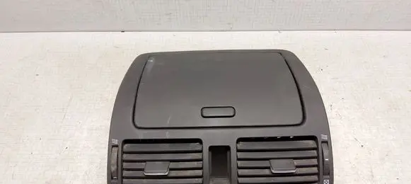 Toyota Avensis T250 Glove box