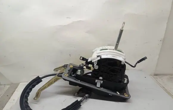 Audi Q7 4L Gear shifter/selector 4L1713041AH