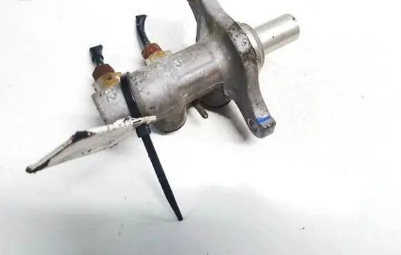 Hyundai i10 Master brake cylinder