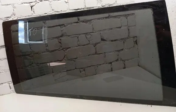Rear side window