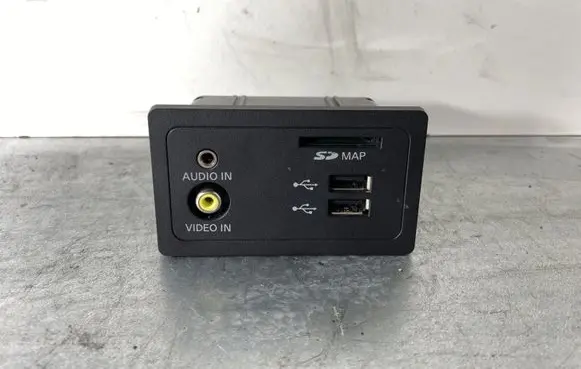 Infiniti Q50 USB socket connector 284H34GA0B