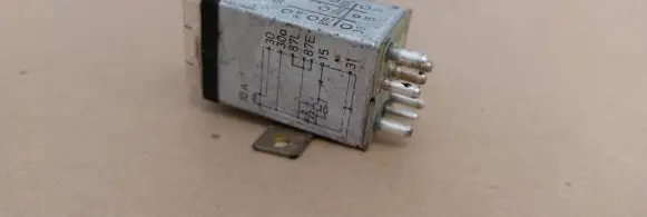 Mercedes-Benz 380 560SEC C126 Other relay 2015403245