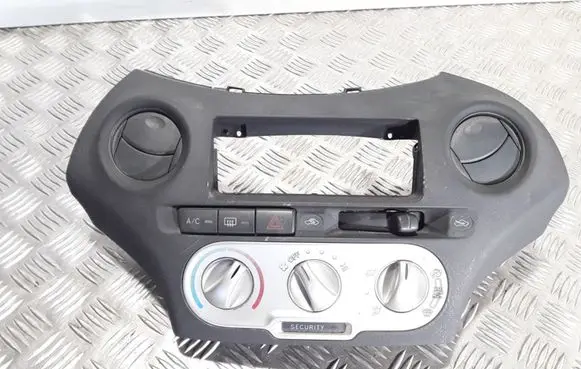 Toyota Yaris Climate control/heater control trim 7591970010 758277LH