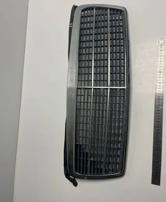 Mercedes-Benz E W210 Front grill A2108800583
