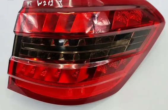 Mercedes-Benz E W212 Rear/tail lights 2128204064