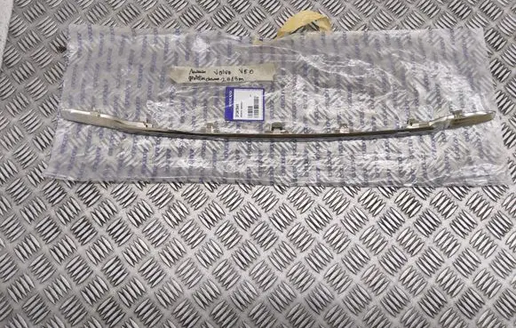 Volvo V60 Front bumper lower grill 31347041