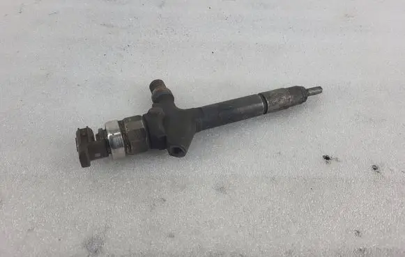 Mazda 6 Fuel injector A000000