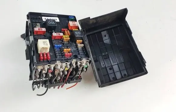 Volkswagen PASSAT CC Fuse box set