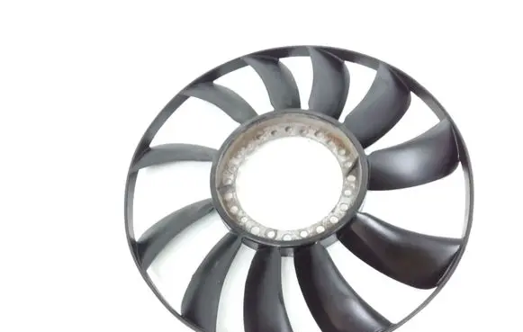 Volkswagen PASSAT B5 Fan impeller 058121301B