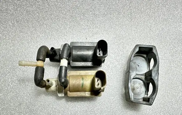 Audi A6 S6 C5 4B Turbo solenoid valve 059906627B 059906627C 059906629B
