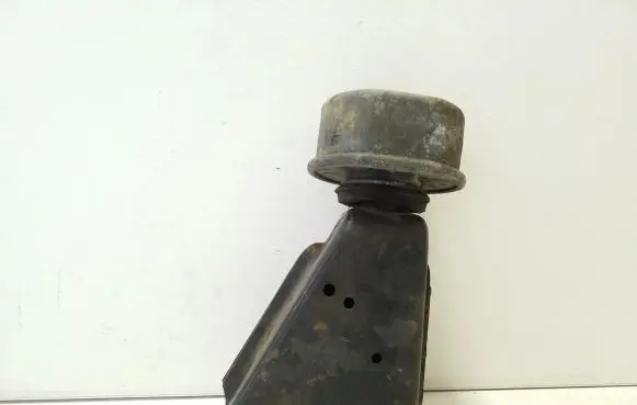 Volkswagen Transporter - Caravelle T4 Engine mount bracket 701199201