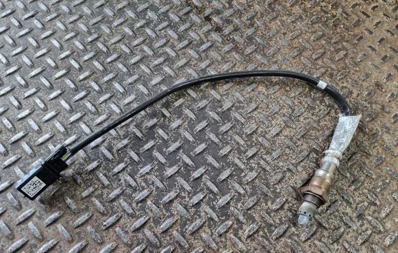 Volkswagen Tiguan Lambda probe sensor 04E906262KB