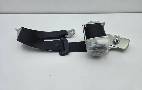 Toyota Prius (XW30) Rear seatbelt 7T1660