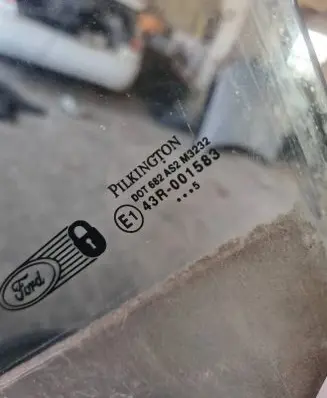 Ford Fiesta Front door window/glass (coupe) 43R001583