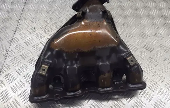 Mitsubishi Lancer VIII Exhaust manifold