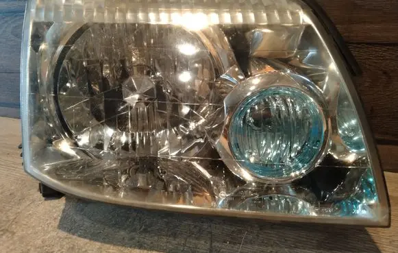Nissan X-Trail T30 Headlight/headlamp