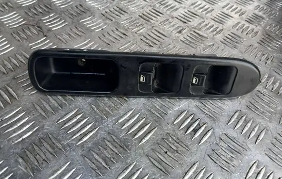 Peugeot 307 Quarter vent window switch 