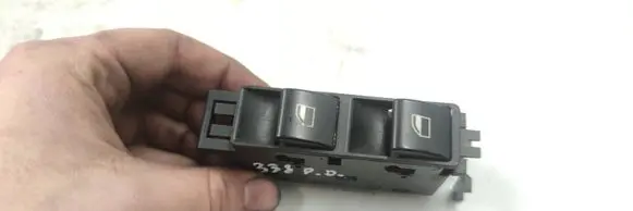 BMW 3 E46 Electric window control switch 61318381514 03120220