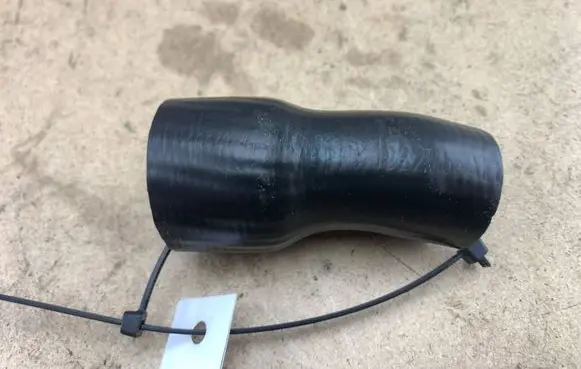 BMW 5 E60 E61 Engine coolant pipe/hose 7787863 13717787863