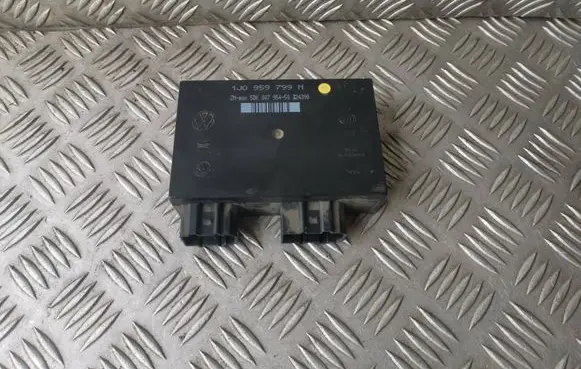 Volkswagen Golf IV Comfort/convenience module 1J0959799N