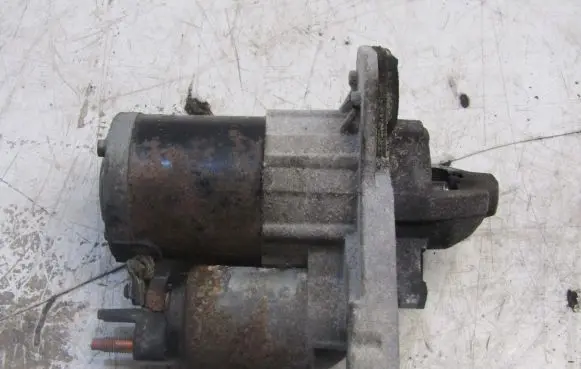 Nissan Qashqai Starter motor 233000557R