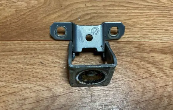 Alfa Romeo 147 Tailgate/trunk/boot hinge