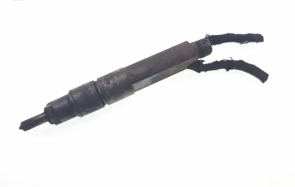 Volkswagen Golf IV Fuel injector 028130201T