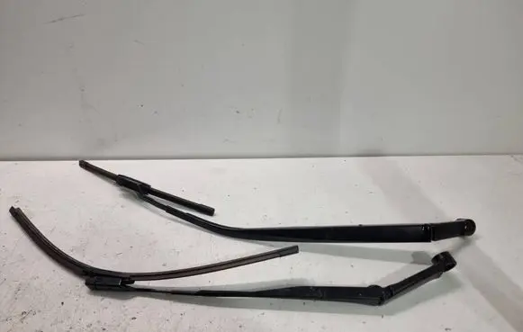 Toyota Yaris Cross Windshield/front glass wiper blade 