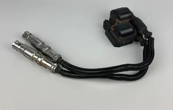 Mercedes-Benz A W169 High voltage ignition coil A0001587803 09T265 0221503035
