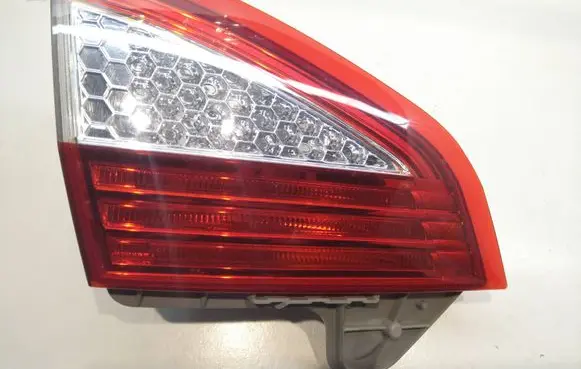 Ford Mondeo MK IV Tailgate rear/tail lights 7s71 13A603-A