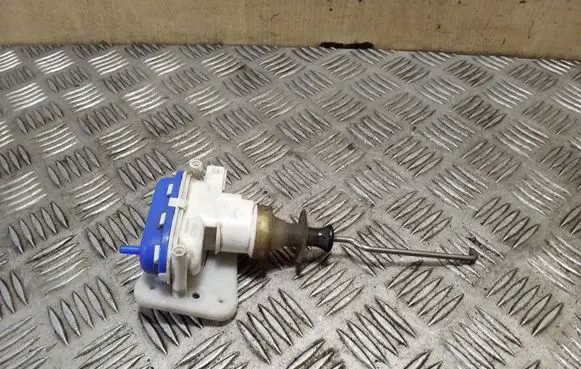 Audi 80 90 S2 B4 Central locking motor 8A0862153