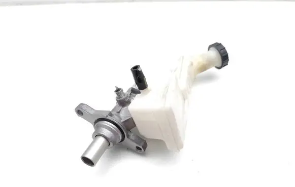Master brake cylinder