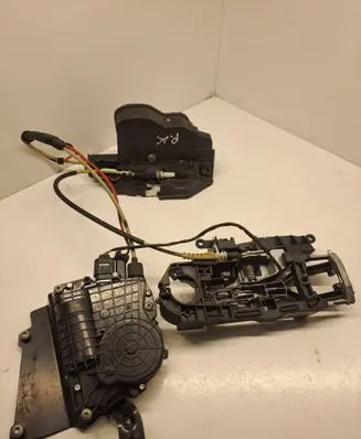 BMW 6 F06 Gran coupe Front door lock 7276543 A053702