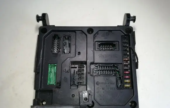 Volkswagen Sharan Fuse module 7M0962258K