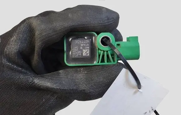 Volvo V50 Airbag deployment crash/impact sensor 31264409