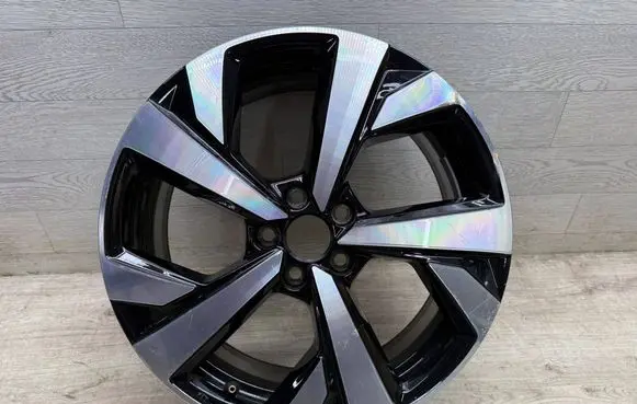Volkswagen Taigo R17 alloy rim 2G7601025B