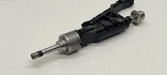 BMW M3 G80 Fuel injector 8671991