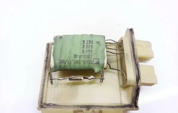 Volkswagen PASSAT B4 Heater blower motor/fan resistor 357959263
