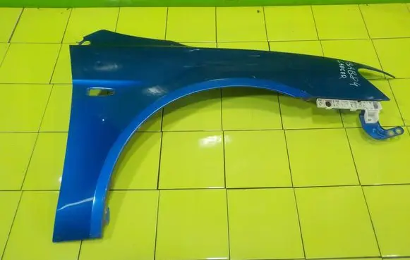 Mitsubishi Lancer VIII Fender PRZOD