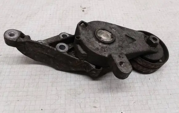Audi A3 S3 8P Generator/alternator belt tensioner 038903315