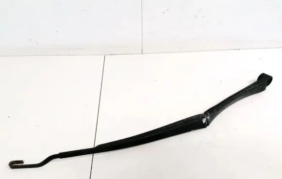 Toyota RAV 4 (XA30) Front wiper blade arm
