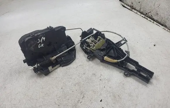 BMW 3 E90 E91 Rear door lock 7060295