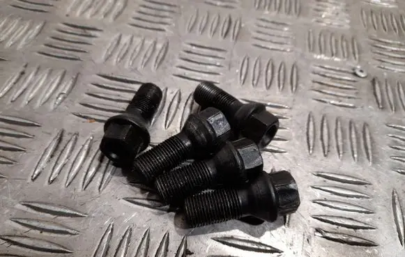 Audi A4 S4 B9 Nuts/bolts 