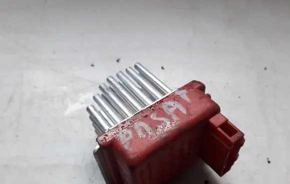 Volkswagen PASSAT B5.5 Heater blower fan relay 