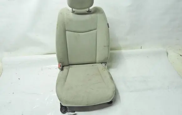 Nissan Leaf I (ZE0) Front driver seat 