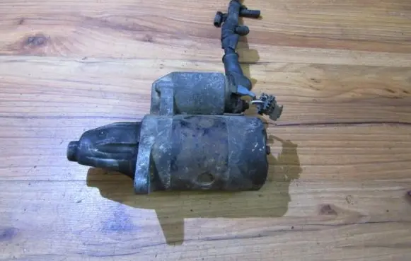 Nissan Almera Starter motor 23300