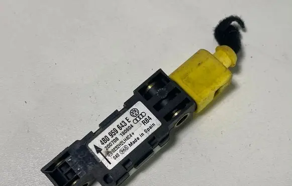 Audi A3 S3 8P Airbag deployment crash/impact sensor 4B0959643E